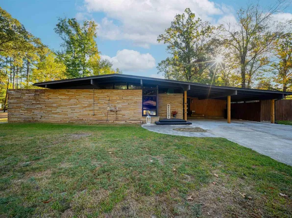 320 Holt St, Fordyce, AR 71742