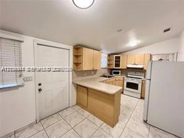 1674 NE 174th St, North Miami Beach, FL 33162