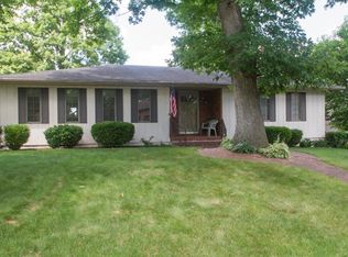 471 Scarborough Rd, Valparaiso, IN 46385