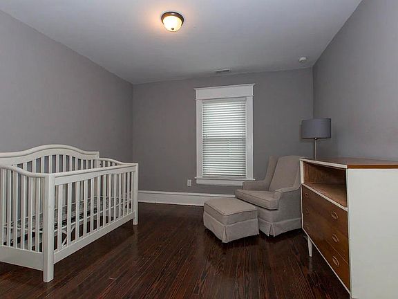 3rd image of 447 Arbutus Ave SE