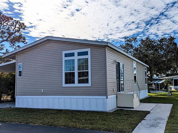 2nd image of 237 Palm Air Dr #127