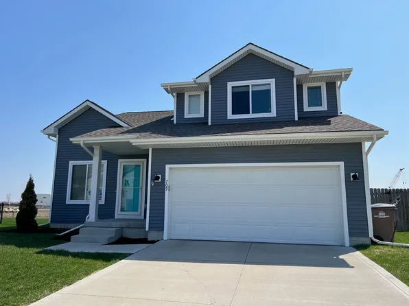 709 37th St SW, Bondurant, IA 50035