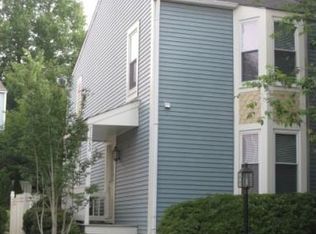 11932 Redtree Way, Reston, VA 20194