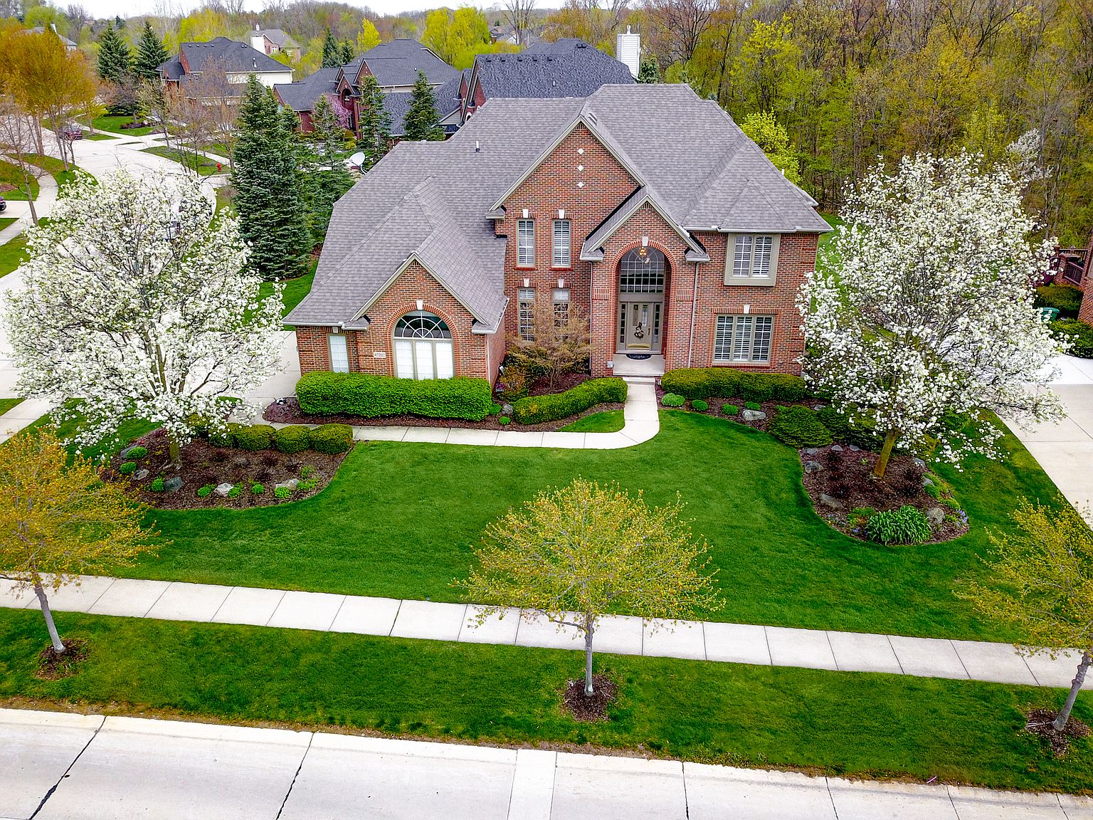 47202 White Pines Dr, Novi, MI 48374 Zillow