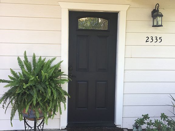 3rd image of 2335 E Princeton Ave