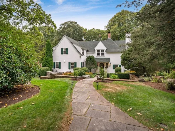 11 & 13 Hutchins Ct, Gloucester, MA 01930