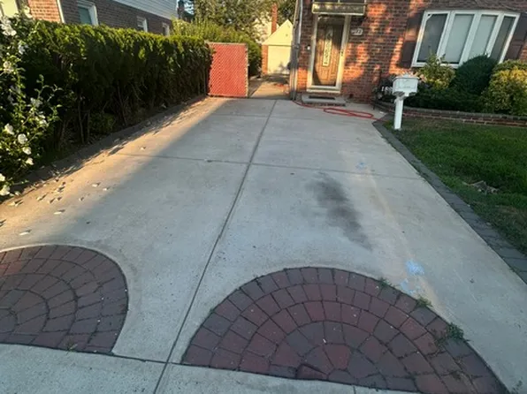 (undisclosed Address), Elmont, NY 11003