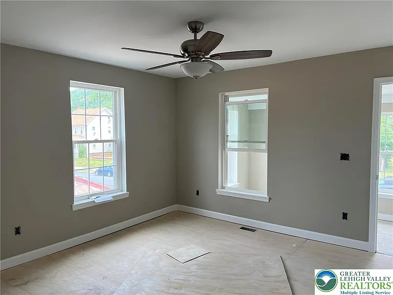 231 Lehigh Ave — Photo 9