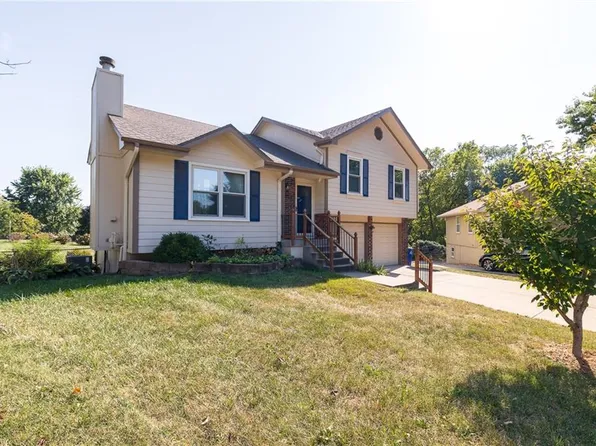 727 NE Bristol Bay, Lees Summit, MO 64086