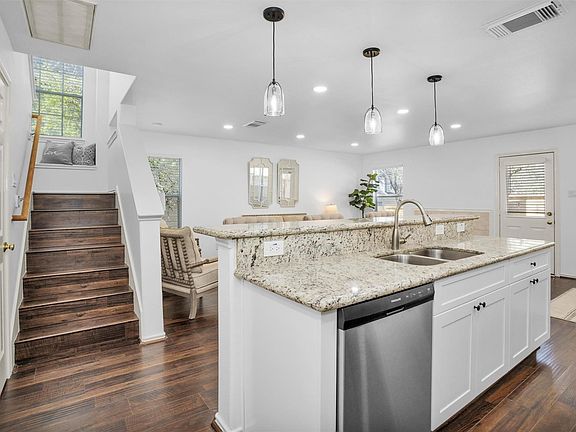 3rd image of 35 Marble Rock Pl
