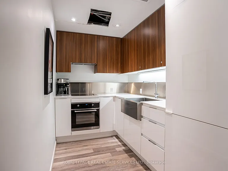 383 Sorauren Ave #Penthouse 09 — Photo 44