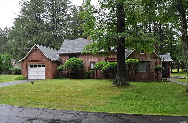 1st image of 12 Evergreen Ln