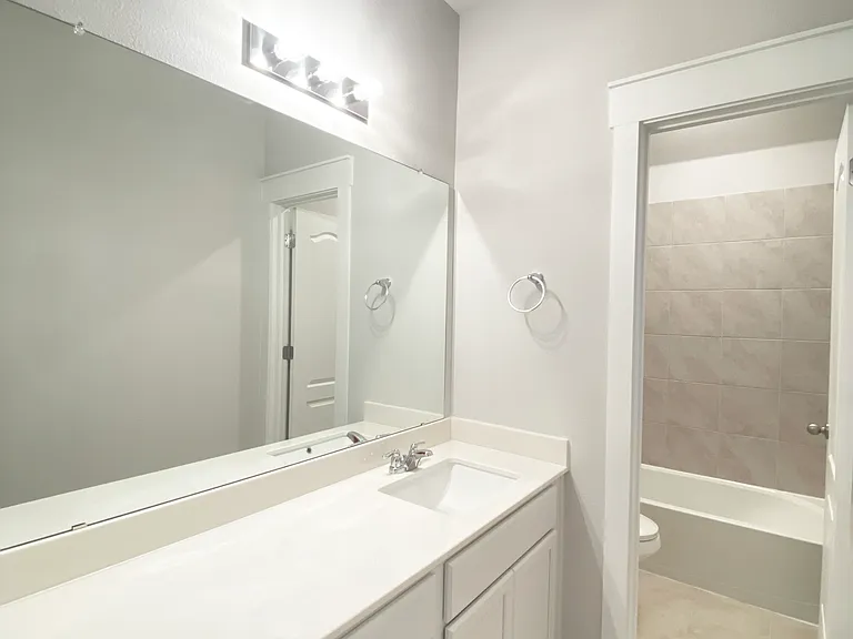 4011 Goldfinch Hvn — Photo 27