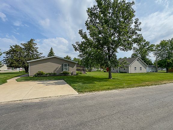 2nd image of 301 Oak St