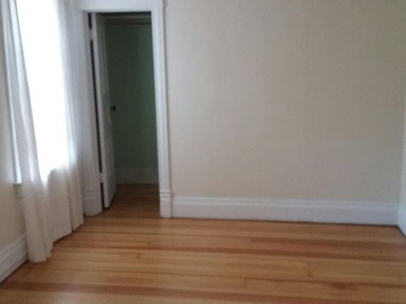 4th image of 49064 Douglass St