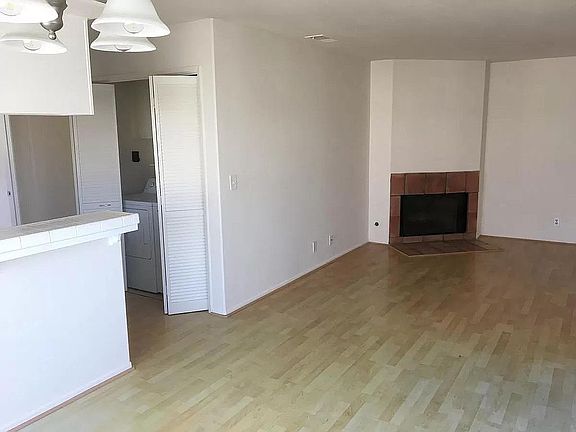 4th image of 4012 Ocean Dr