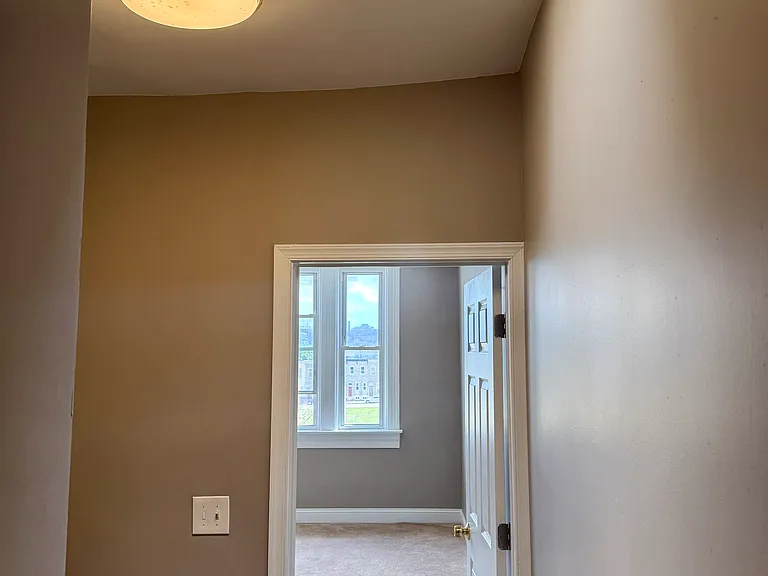 1722 E Lanvale St — Photo 10