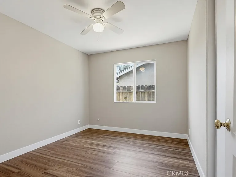 243 N Pageant St — Photo 34