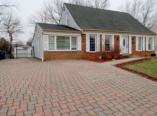 900 N York Rd, Sterling, VA 20164