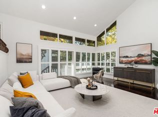 2880 Woodwardia Dr, Los Angeles, CA 90077