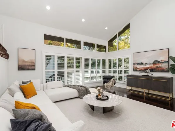 2880 Woodwardia Dr, Los Angeles, CA 90077