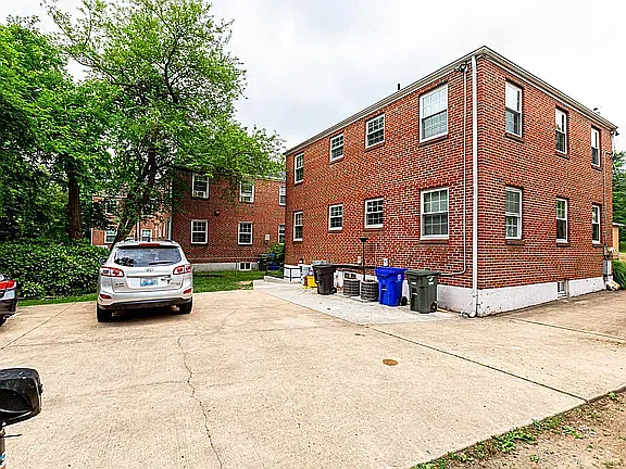 2 bed, 824 sqft, $2,150 — Photo 3