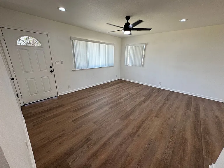 690 Quincy St — Photo 3