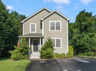 45 Isabelle Dr, Narragansett, RI 02882
