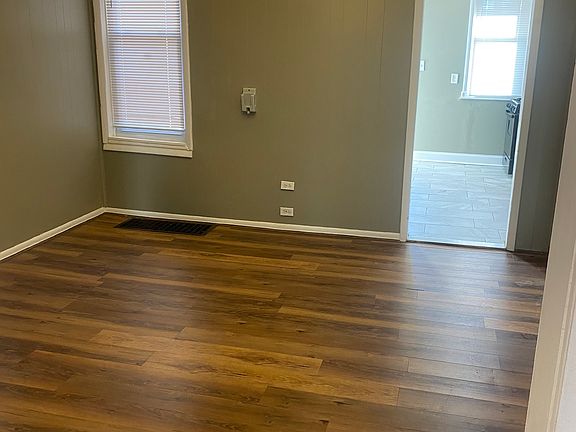 5th image of 106 Catherine St