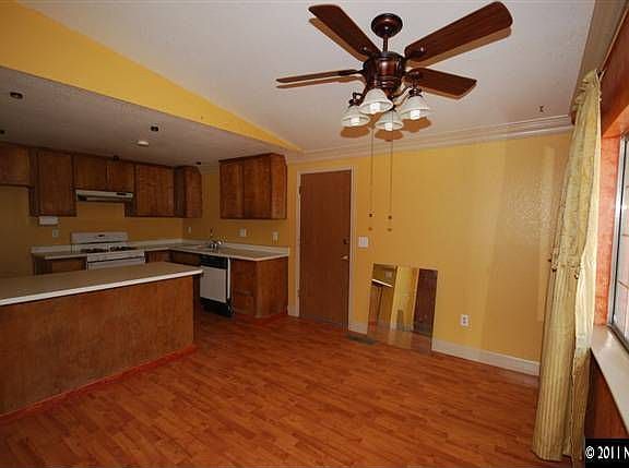 4th image of 1026 Woodside Dr