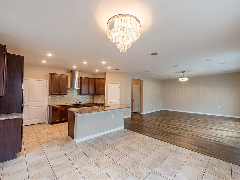 5526 Castle Brook Dr — Photo 25