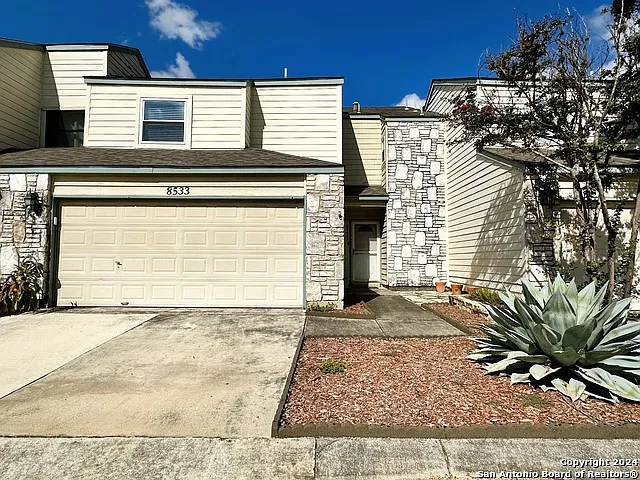 8533 Echo Creek Ln