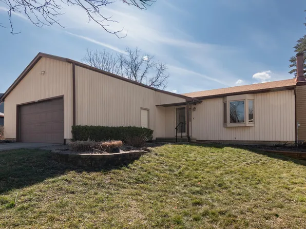 2640 S Glenbrook Ct, Ann Arbor, MI 48103