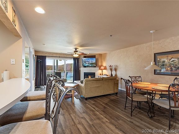 3rd image of 4800 Eagleview Dr #635