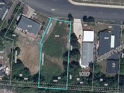 3rd image of 625 SW Green Dr