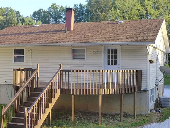 3rd image of 457 Roosevelt Dr