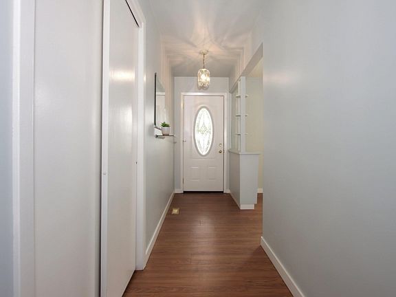 4th image of 4824 122a St NW