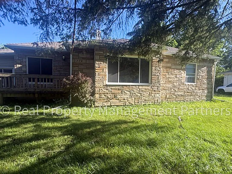 772 Hubbard St NE — Photo 3