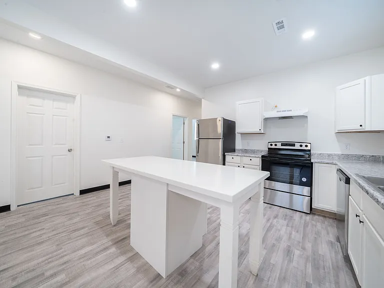 2935 E Maplewood Dr — Photo 8