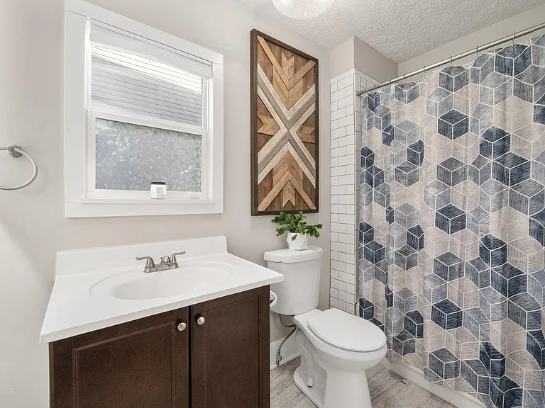 716 Siebert St — Photo 21