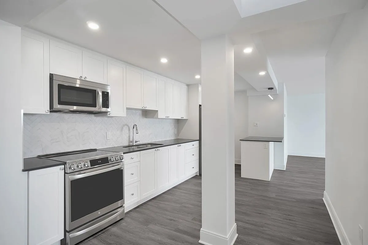 2222 Bellevue Avenue — Photo 3