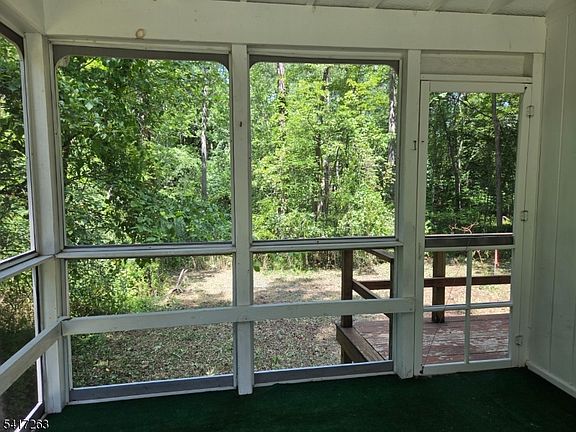 3rd image of 50 Mountainview Rd
