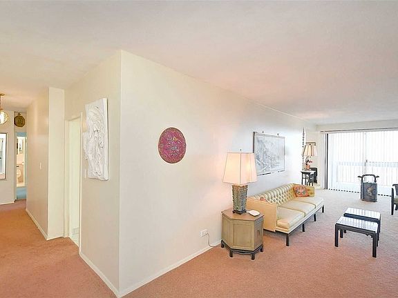 5th image of 27110 Grand Central Pkwy APT 21H