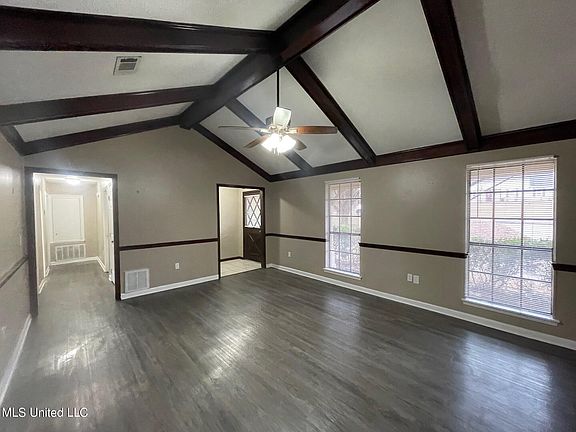 4th image of 233 Pecan Creek Dr