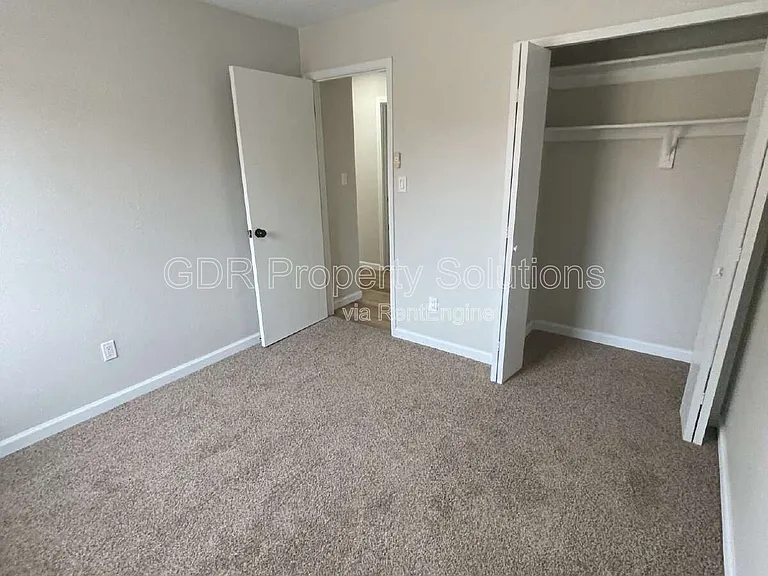 4733 Platinum Dr NE — Photo 39