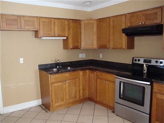 3rd image of 7561 Stonewood St