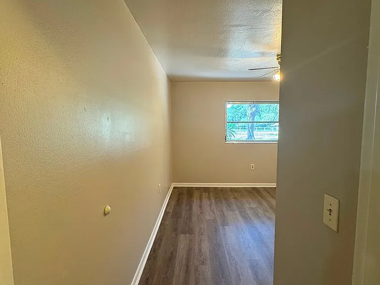 1602 E Sparkman Rd — Photo 53