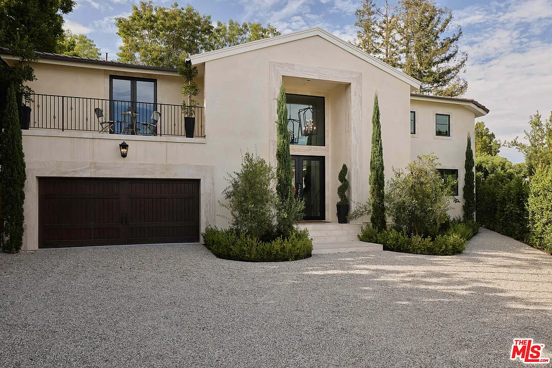 6 bed, 9.0 bath, 6150 sqft, $55,000 — Photo 1