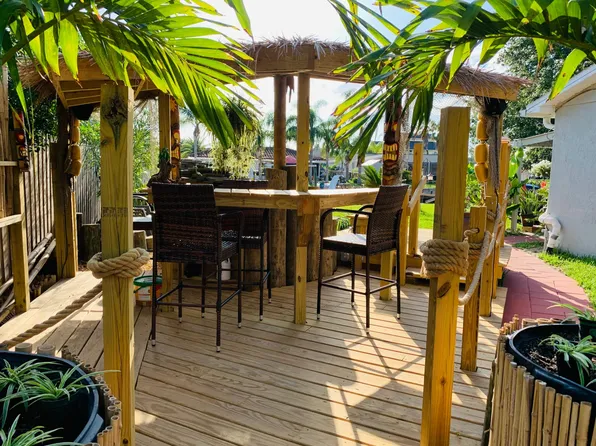 9825 Grace Dr, Port Richey, FL 34668