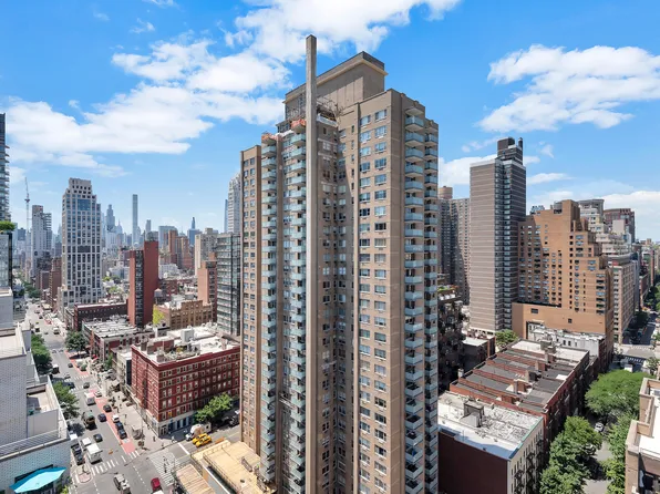 301 East 87th Street 24D image 2 of 9